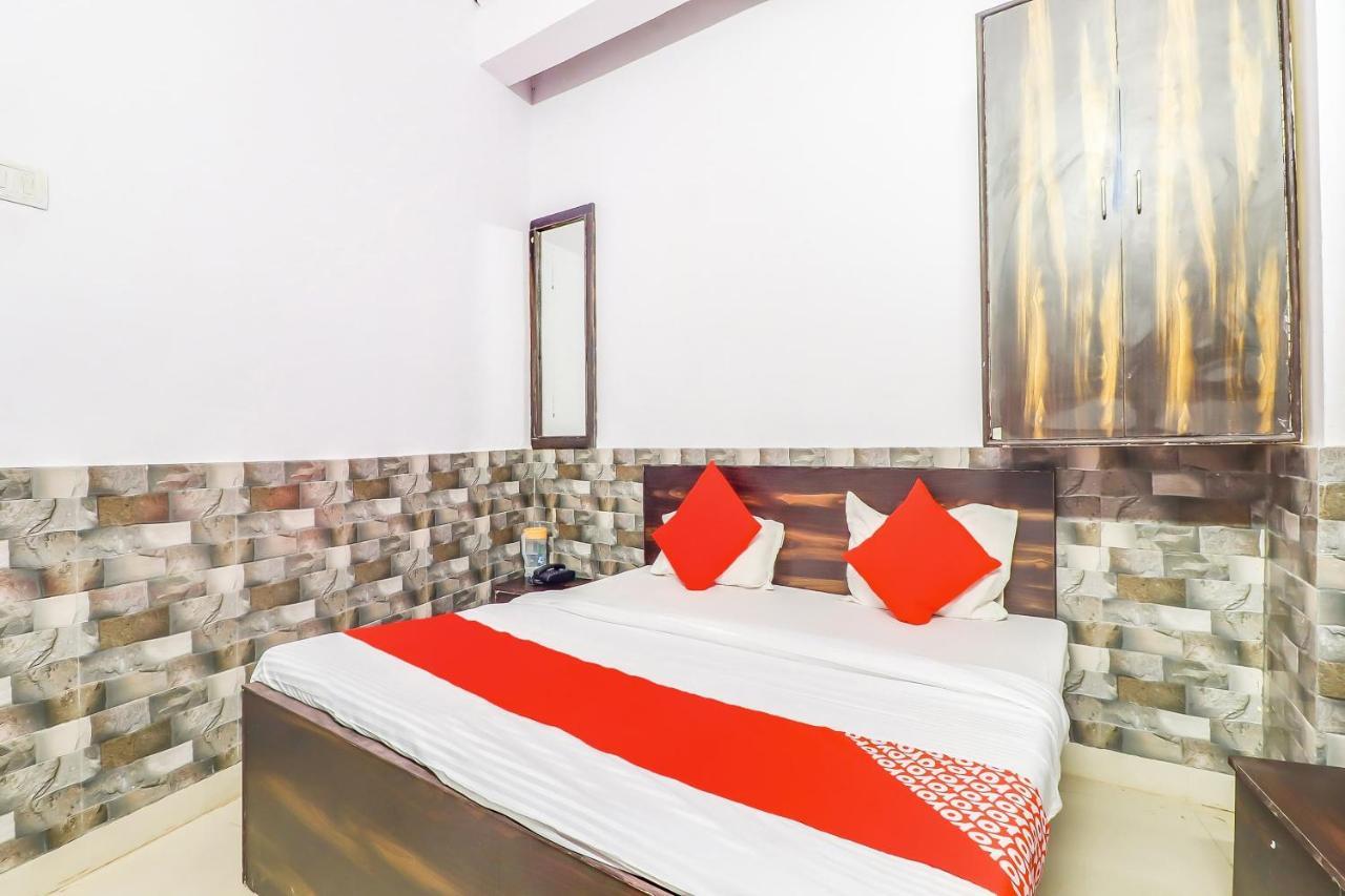 OYO 76591 Hotel Dolphin Lucknow Buitenkant foto
