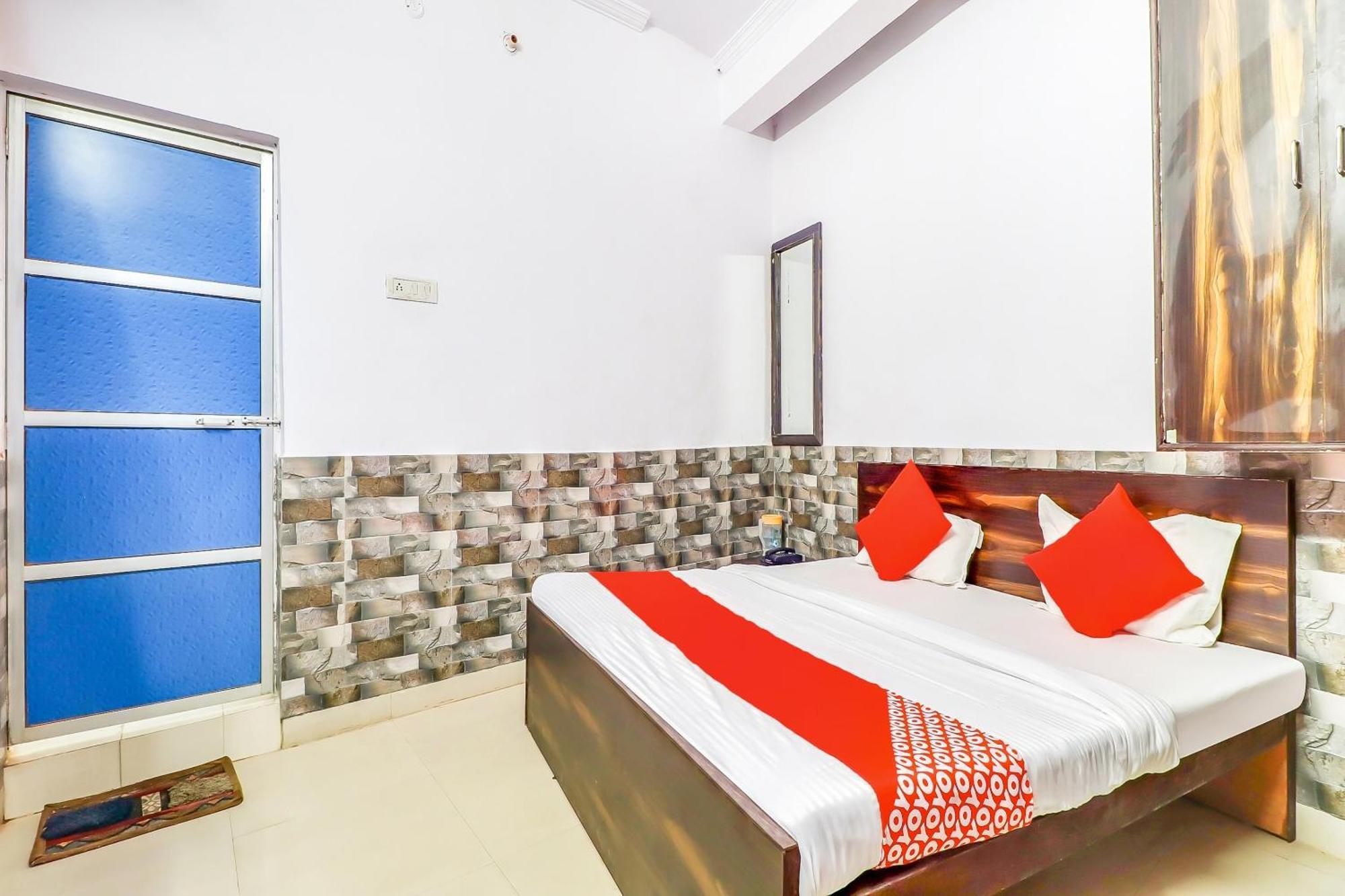 OYO 76591 Hotel Dolphin Lucknow Buitenkant foto