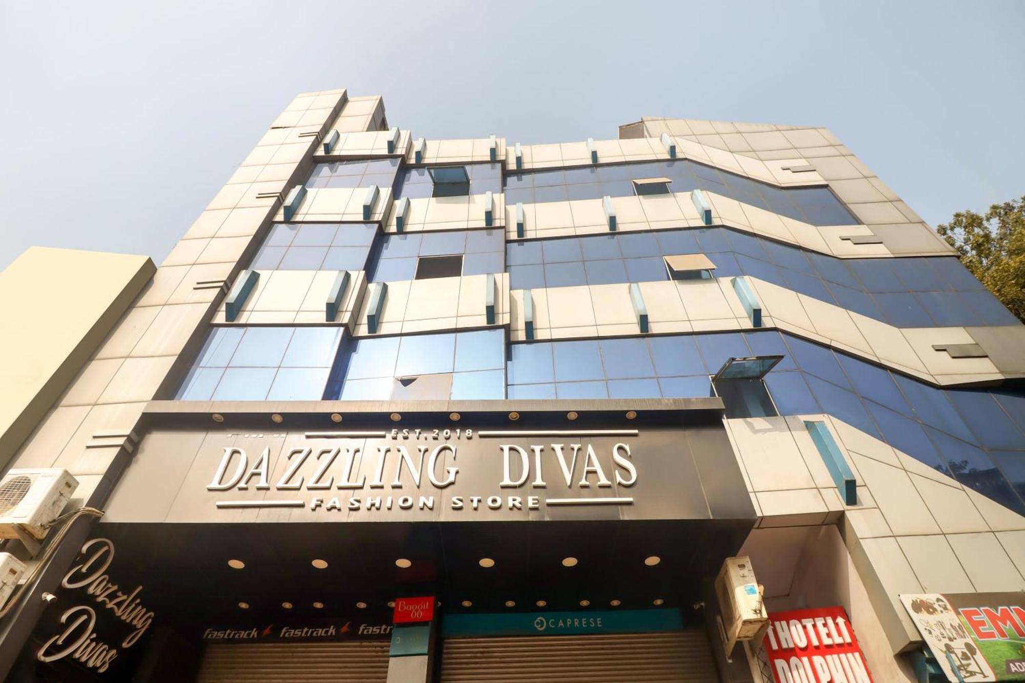 OYO 76591 Hotel Dolphin Lucknow Buitenkant foto