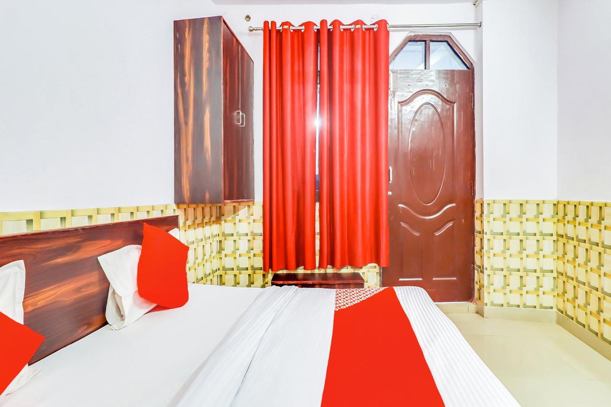 OYO 76591 Hotel Dolphin Lucknow Buitenkant foto