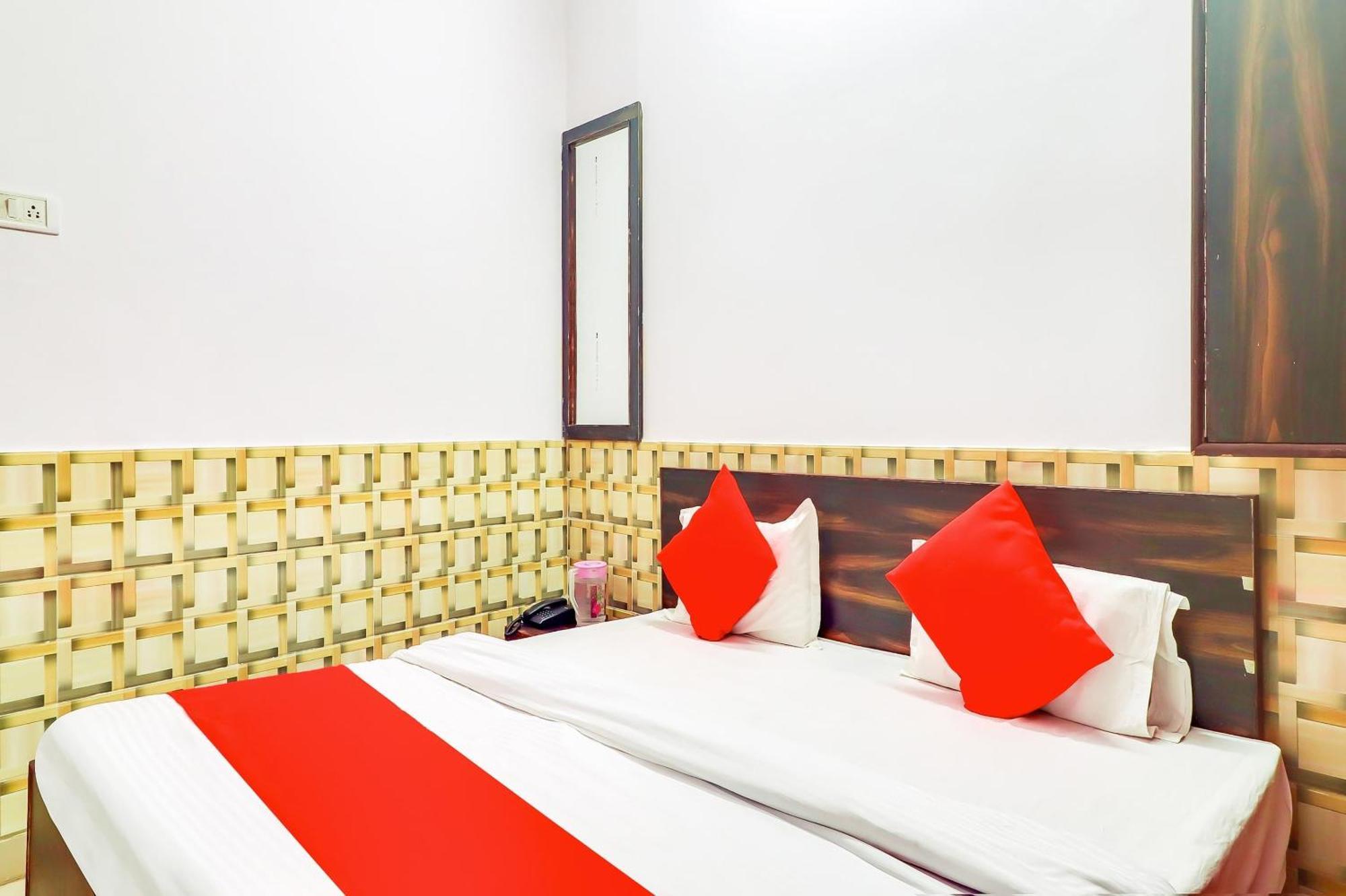 OYO 76591 Hotel Dolphin Lucknow Buitenkant foto